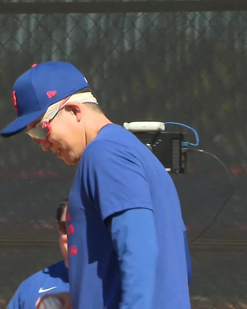 Kodai Senga tosses in the bullpen