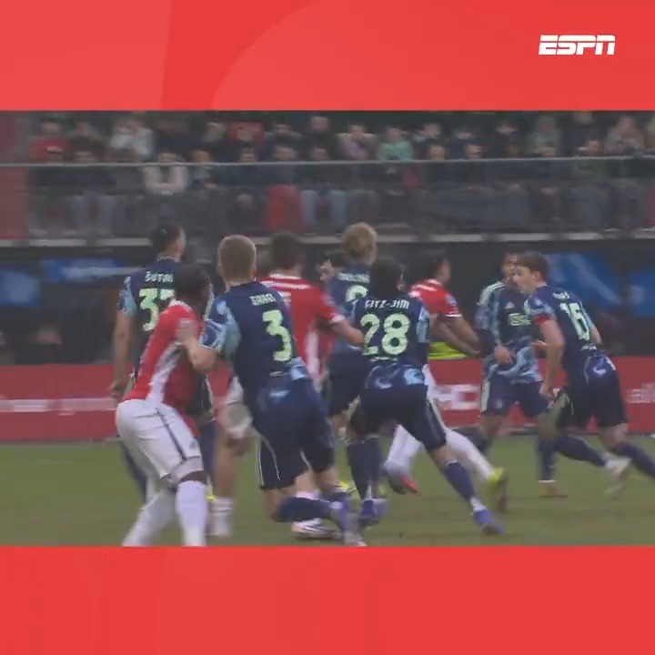 Danny Makkelie verklaart het afkeuren van de 2-0 van Troy Parrott tegen Ajax ❌ "Ik hoop dat als ze de uitleg zien, dat ze het begrijpen" #azaja