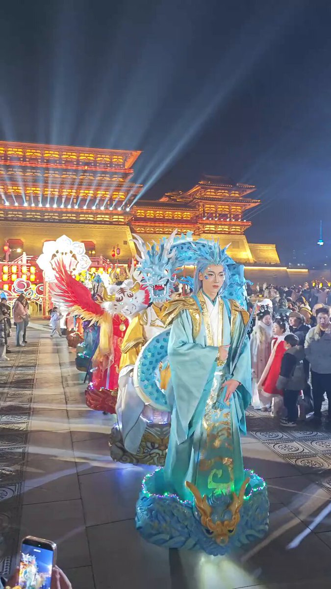 真想走遍中国的每一个角落，感受不同节日的文化氛围。#成为中国人