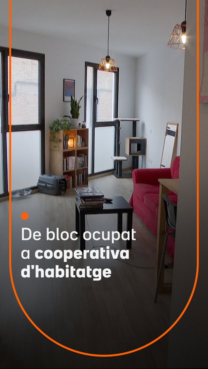 "Després d'anys de no dormir, de no poder estar tranquils a casa..." Finalment, els veïns de Cal Bloke, un edifici ocupat al centre de Manresa, han aconseguit comprar l'immoble a un fons voltor i convertir-lo en cooperativa. És un cas sense precedents