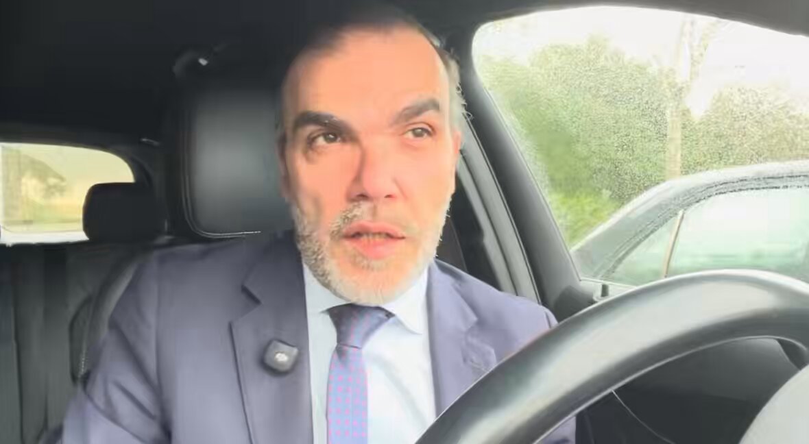 Se a RTP é um esgoto de ativistas e não representa todo o povo português… porque todos temos de financiar? Privatizem aquela m3rd@!