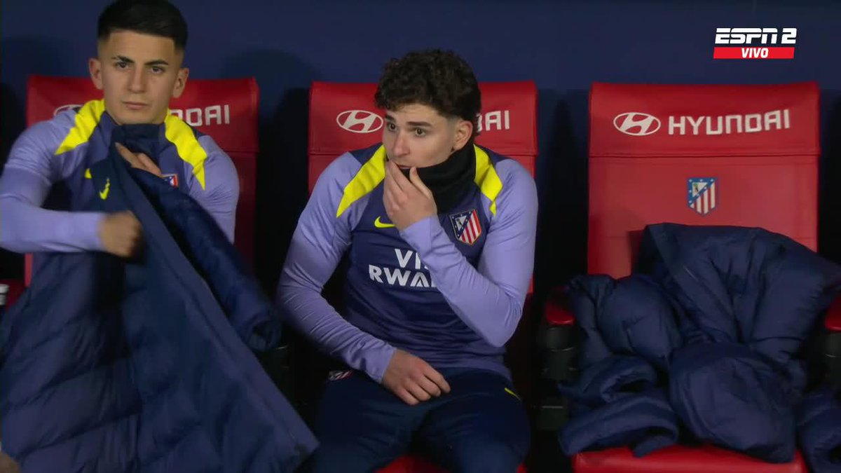 🔄🇦🇷 DIEGO SIMEONE decidió reemplazar a JULIÁN ÁLVAREZ y THIAGO ALMADA en el ENTRETIEMPO de Atlético Madrid vs. Real Betis.