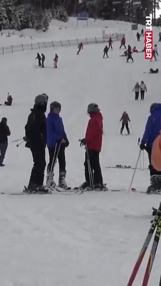 ⛷ Sarıçam ormanlarıyla ünlü Sarıkamış Kayak Merkezi'nde hafta sonu yoğunluğu yaşandı. 📍Kars