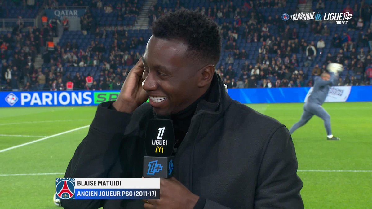 Les belles retrouvailles entre deux Champions du Monde ce soir au Parc des Princes 🇫🇷 Blaise Matuidi 🤝 Adil Rami