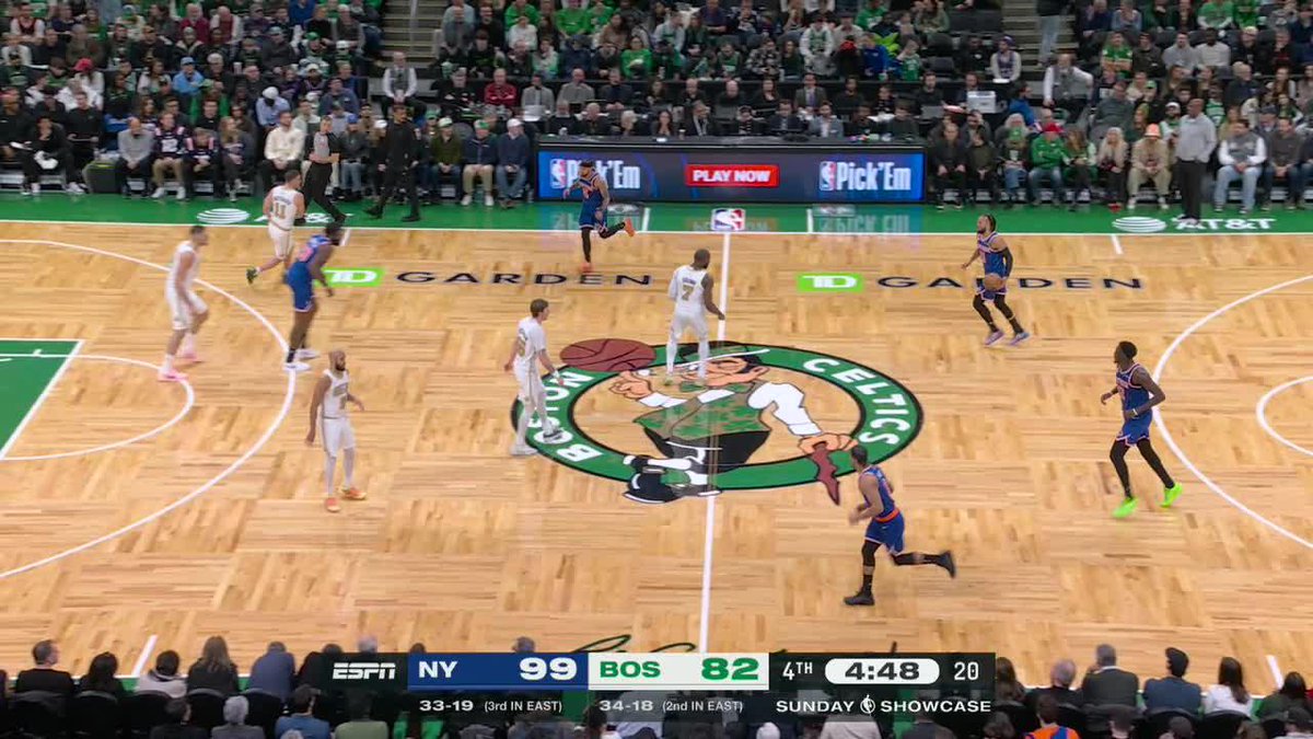 Jalen Brunson pulls up and nails the three ♨️ Knicks up 20 on the road in Boston 😳
