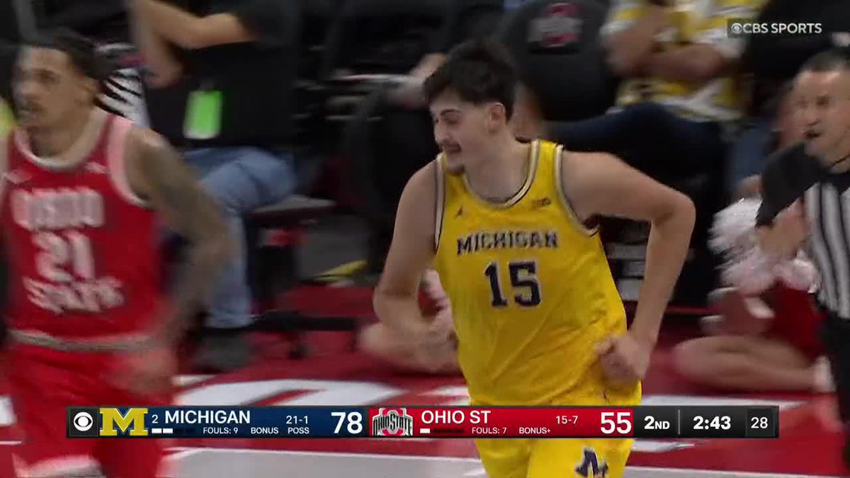 THIS PASS TO MARA 🔥 Michigan Men's Basketball is dominating