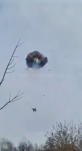 Ukrayna F-16 savaş uçağı, Vulcan topuyla Shahed Kamikaze Dronu imha ediyor.