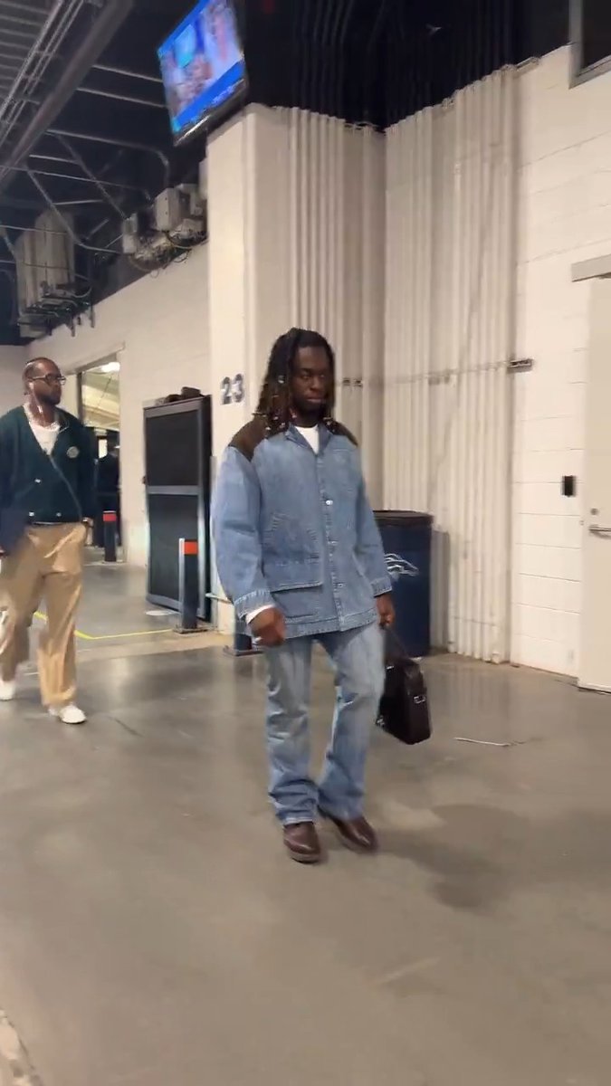 Ashton Jeanty and Geno Smith in the house for SB🙌 LVvsSEA -- 6:30 ET on NBC