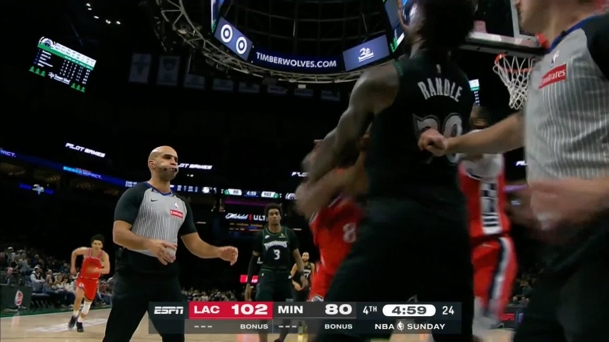 Julius Randle and Kris Dunn exchange a HEATED moment 👀