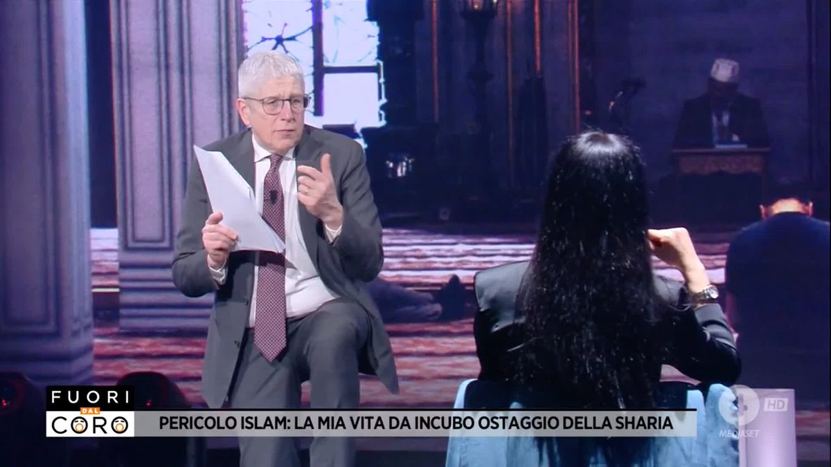 "Non hanno intenzione di integrarsi ma sono qui per sottomettere l'Italia e imporre la religione islamica e la cultura araba". Dyha, algerina che ha subìto diverse violenze dagli islamici, sui musulmani in Italia. #Fuoridalcoro