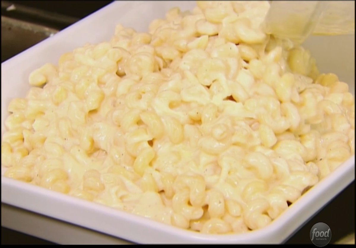 You know it's good when Ina Garten says it's mac and cheese “with the volume turned up!” 🤤 Get the recipe: