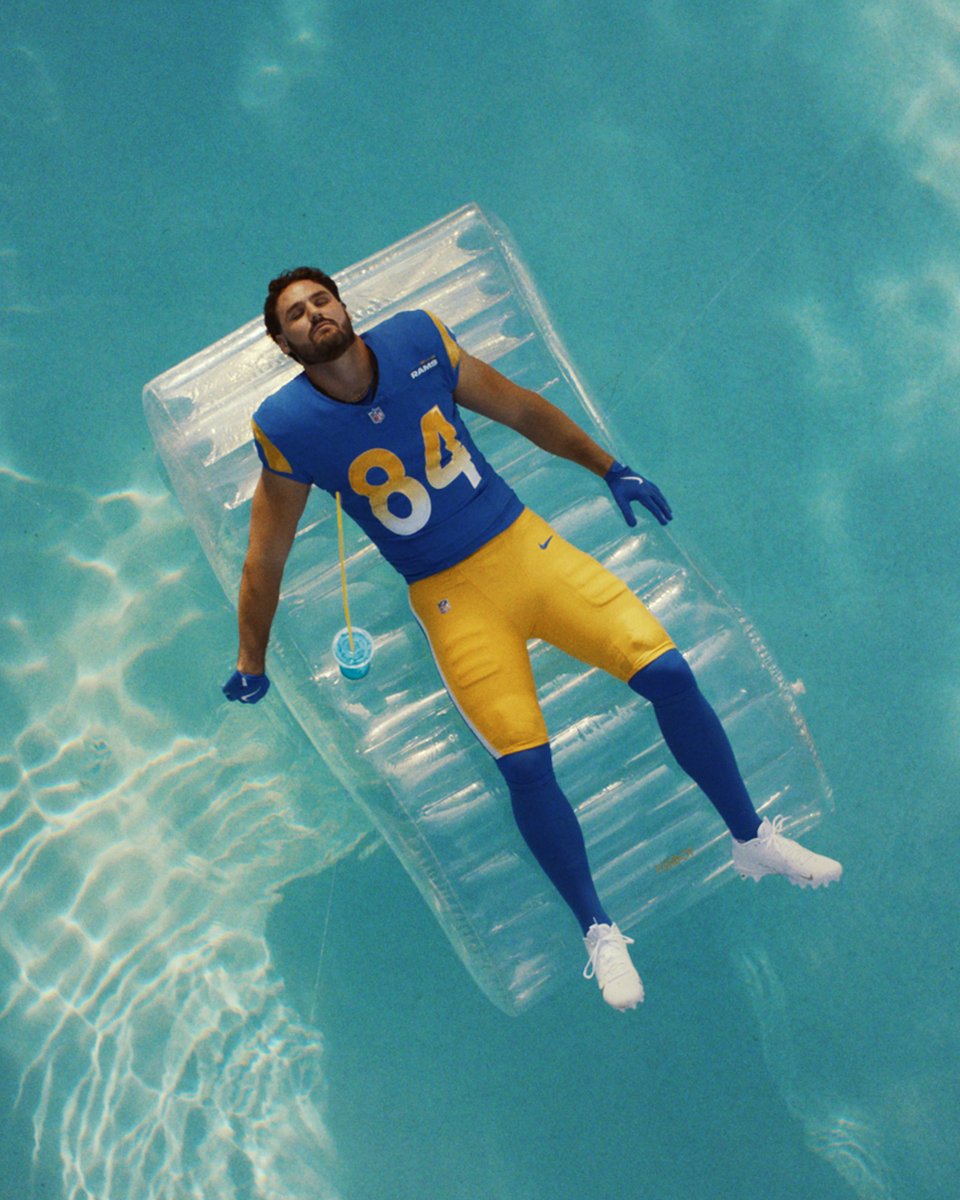 This “Relax Your Tight End” commercial is WILD😂😂