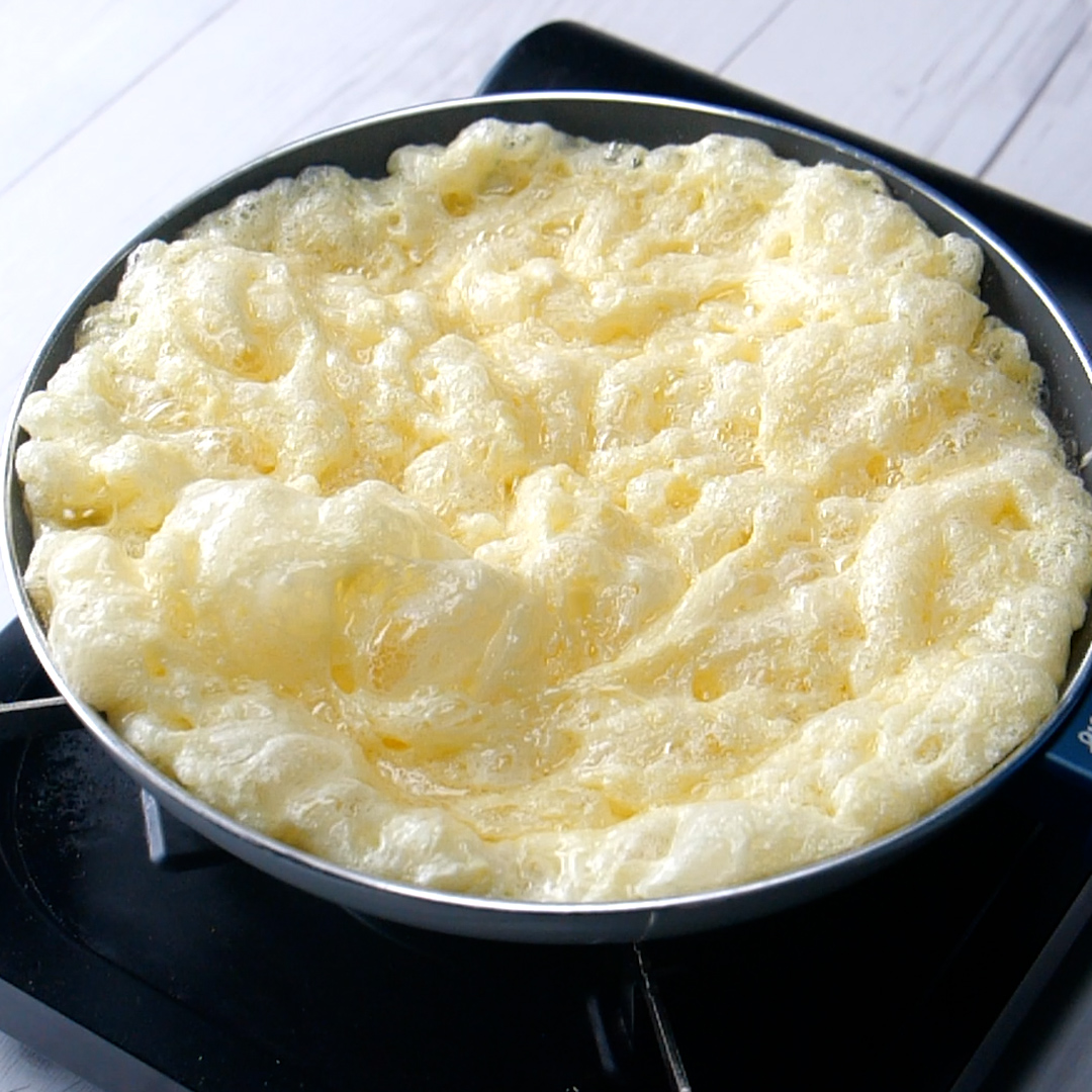 【とろけるような舌触り】卵をもふもふにしたら最高だった / Fluffy Egg Omelette with Kanikama Sauce🍳😳