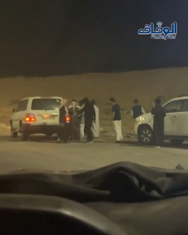 المزيد من بركات التجنيس العشوائي.. إنفلات أمني و عنف مسلح بين الصبية في الشوارع.. إنعكاس للبيئة الغريبة التي نشأوا بها و التي لا تمت للكويت بصلة.. #المزورين #المزدوجين #العشوائيين #سحب_الجناسي