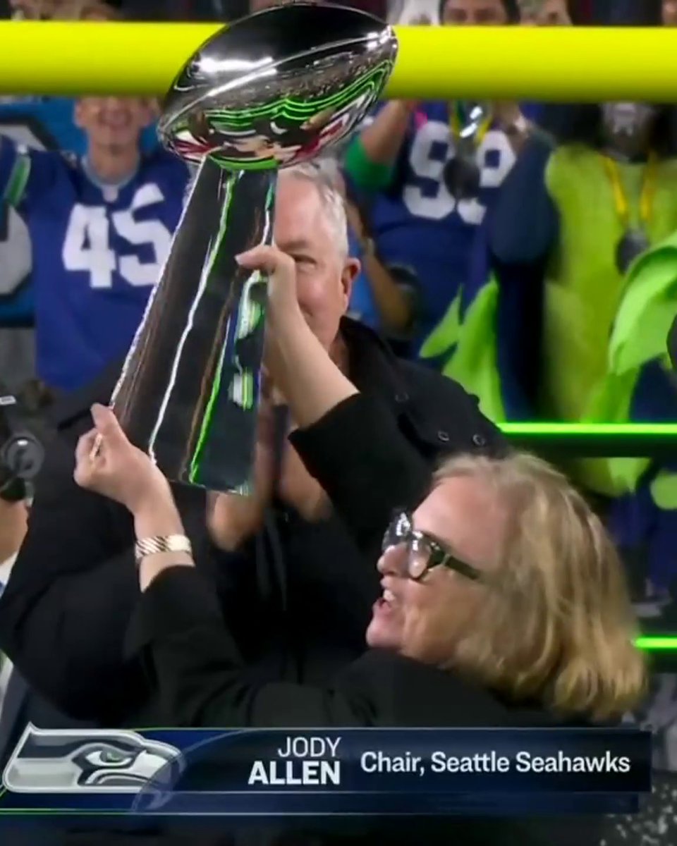 Seahawks owner Jody Allen lifts the Lombardi trophy 🏆 What a moment for Seattle 👏 (📺 NBC)