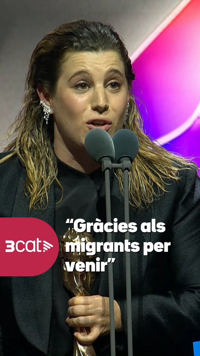 "M'agradaria agrair a totes les persones migrants de Catalunya. De veritat, moltes gràcies per venir." L'actriu Ángela Cervantes ha recollit el premi Gaudí a la millor protagonista femenina per "La fúria" i ha fet un agraïment als nouvinguts per "l'esforç i el sacrifici de venir a treballar aquí". #PremisGaudí #Gaudí3Cat