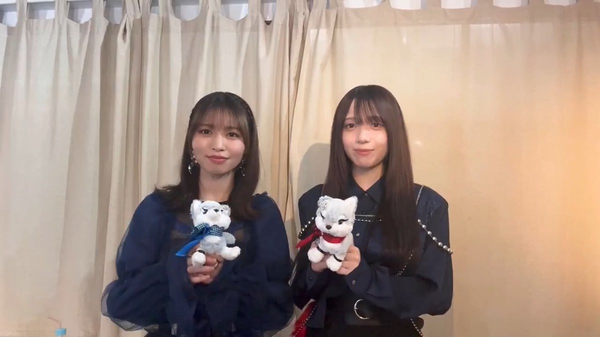 ⋰ 1stシングル AWAKE/オオカミ・ザ・ライトニング 発売まであと2️⃣日！！ ⋱ 花宮初奈&amp;松岡美里によるコメント到着！❤️‍🔥 初回限定盤は…💕 ・LPサイズジャケット ・各楽曲ソロver.収録 ・トレーディングカード(ランダム1種)封入 と豪華仕様です！ お見逃しなく✨