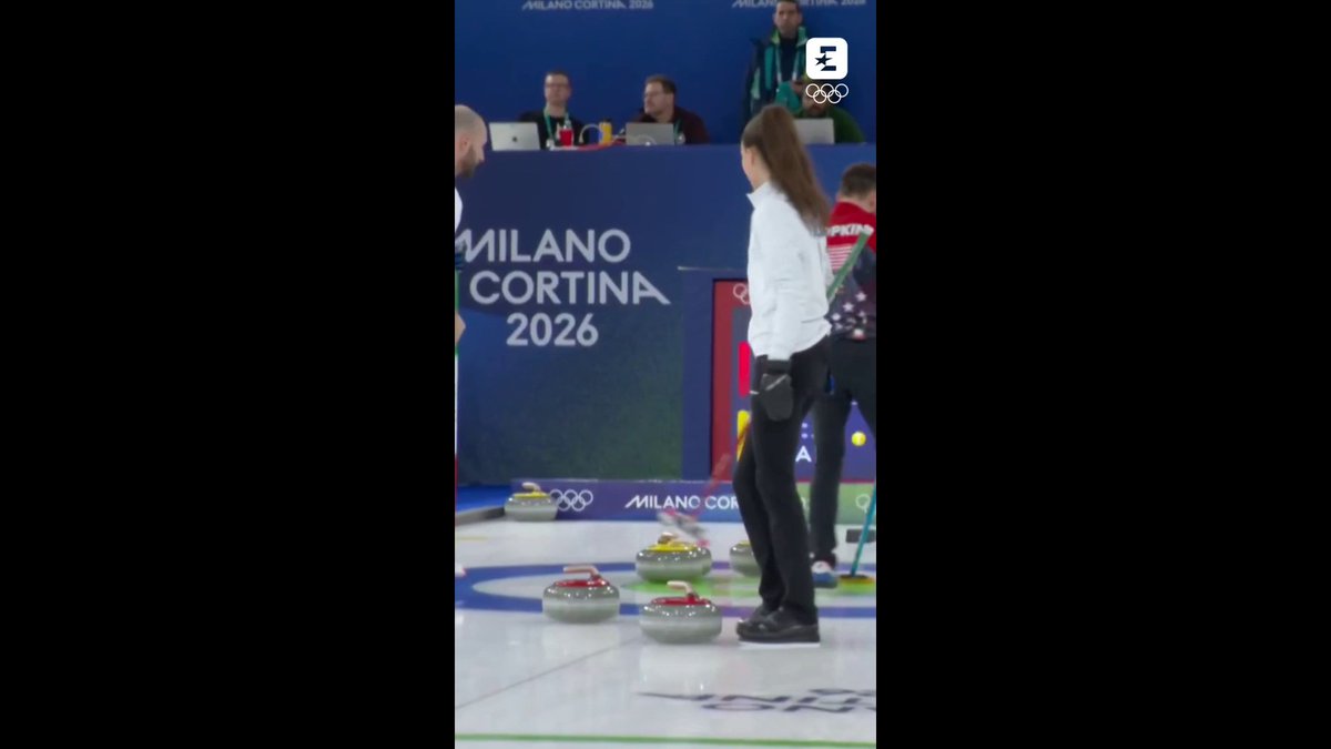 STEFANIA, MA COSA HAI FATTO?! Giocata spaziale di Stefania Constantini che mette a referto 4 PUNTI con un tiro precisissimo e indirizza la partita contro USA