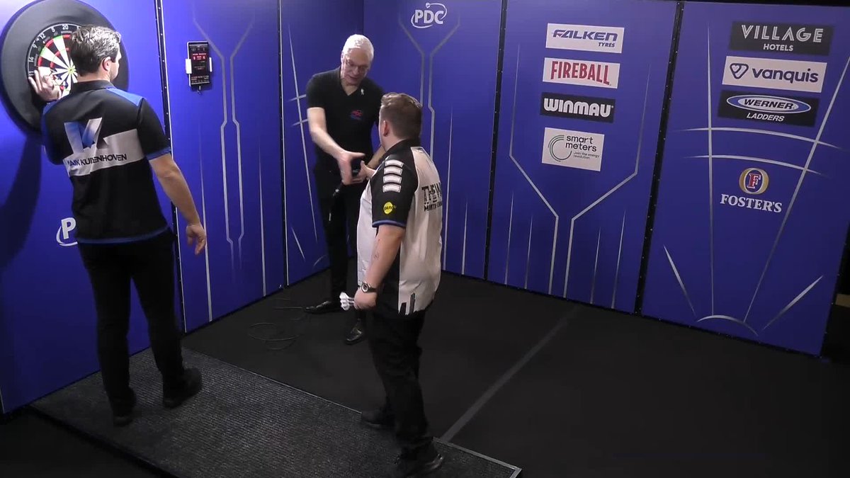 KUIVENHOVEN BATTERS SCHINDLER! An afternoon to forget for the German number one, who averages just 65.57 in a 6-0 defeat to Maik Kuivenhoven! 📺 #PC1