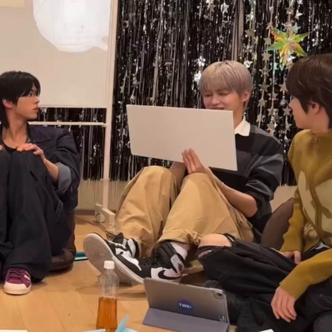Jihoon’s wish (since he won the last round) is for all members to turn off their phones and have meals together at every mealtime until music show promotions end 🥺
