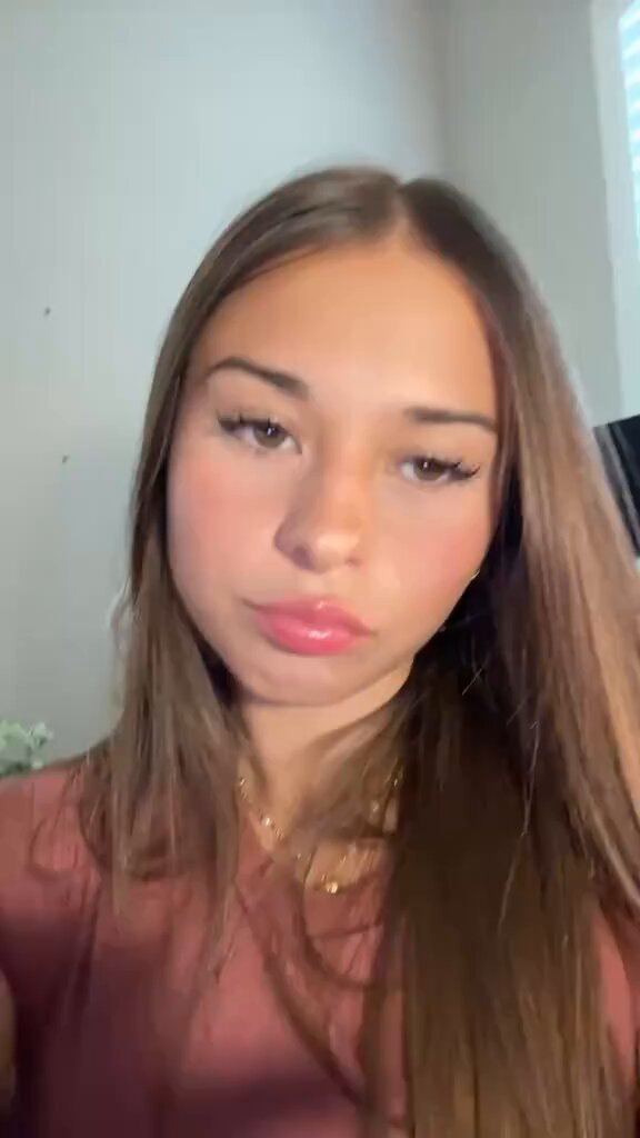 Should she keep it? 🤔