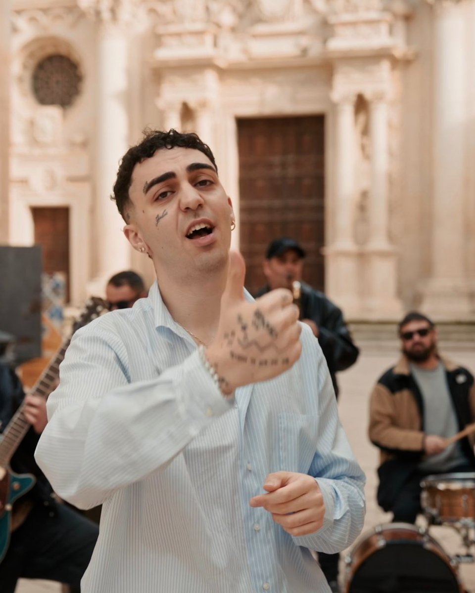 E per Welo non c’è treno per Sanremo CLAP CLAP 👏👏 #Sanremo2026 🧳