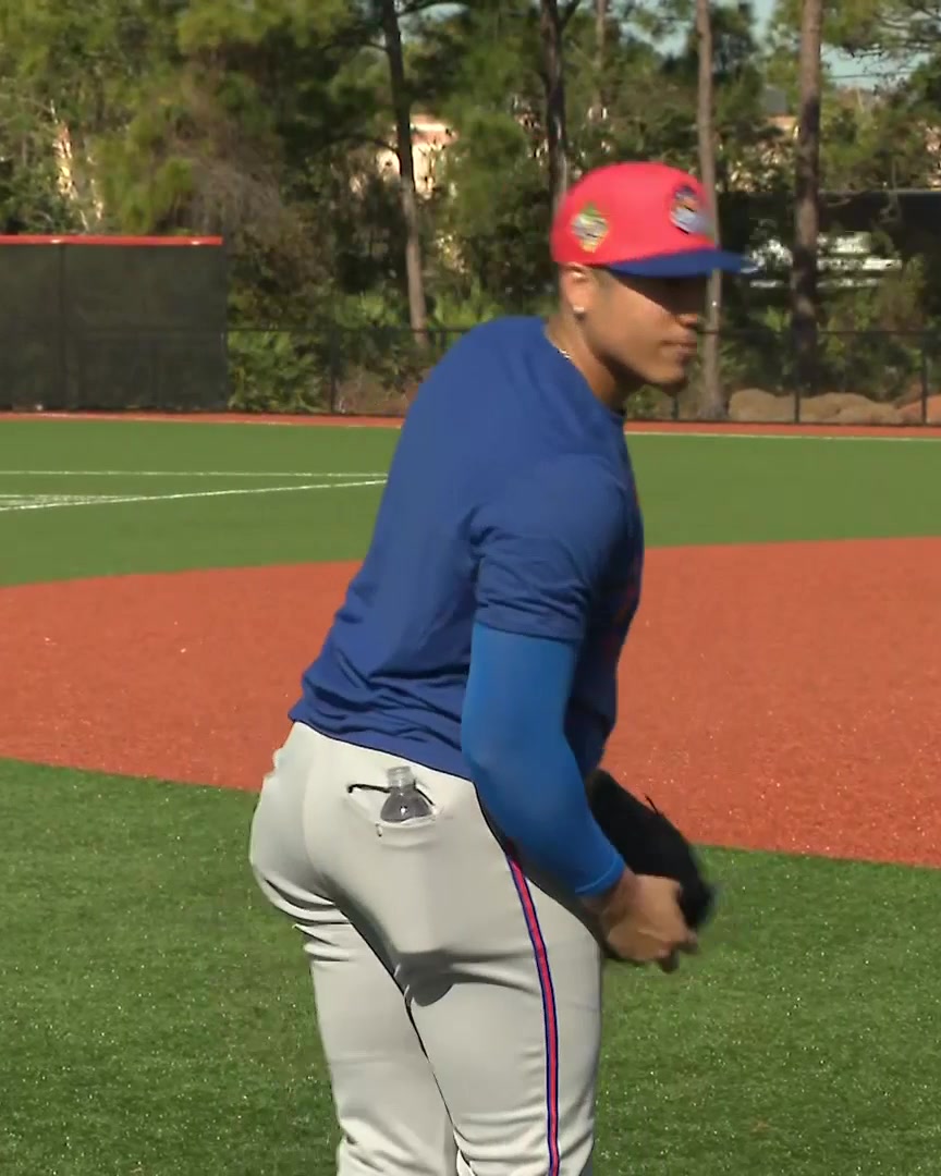 Dedniel Núñez is tossing today in Port St. Lucie. Núñez had Tommy John Surgery last July.