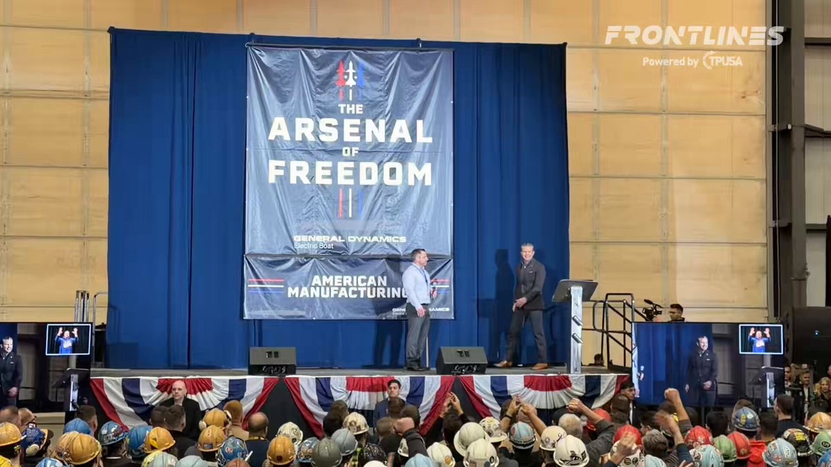 🚨 BREAKING: A sea of real Americans just ERUPTED for SecWar Pete Hegseth as he takes the stage in Rhode Island WOW! This crowd is HUGE! Look at all those manufacturing workers. EPIC. 🇺🇸 America loves Pete Hegseth.