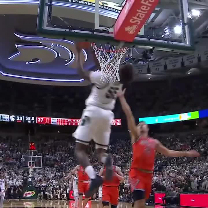 Flight 55's best yet? 🤔 Michigan State Men's Basketball high-flyer Coen Carr's ridiculous reverse alley-oop is our 𝙋𝙡𝙖𝙮 𝙤𝙛 𝙩𝙝𝙚 𝙒𝙚𝙚𝙠. 📍 Old Trapper Beef Jerky