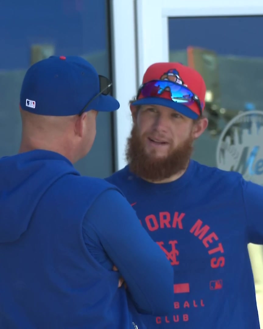 Craig Kimbrel catches up with Carlos Mendoza