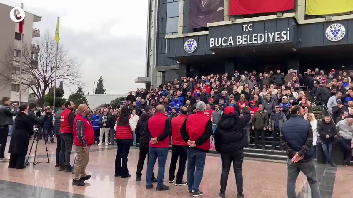 📌Daha önce işçiler grev yaparken Sevgilisi Sevcan Orhan ile Tayland’ın ünlü Phuket Adası’nda tatile çıkan CHP'li Görkem Duman'ın yönetimindeki Buca Belediyesinde maaş ve yan haklarını alamayan işçiler bir kez daha iş bıraktı.