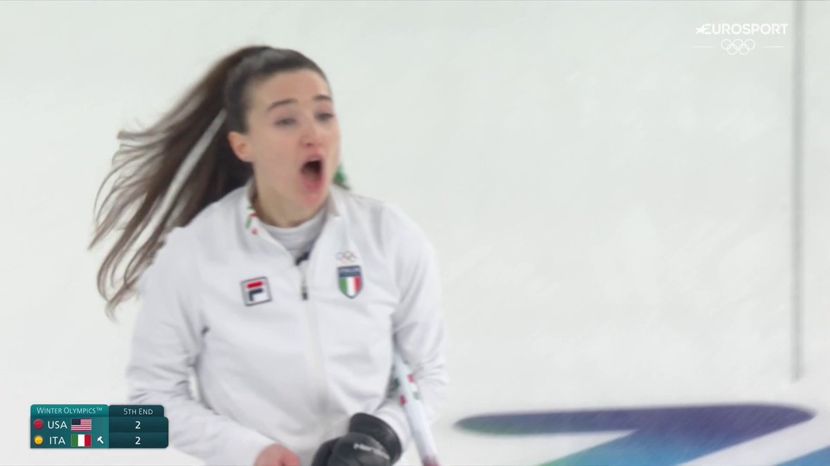 Si estás viendo curling por primera vez, esto es algo así como el gol de Messi ante el Getafe en 2007 o de CR7 a la Juventus en 2018. 🇮🇹 Stefania Constantini limpia la casa de piedras rivales y deja un parcial de 4-0 con este lanzamiento. Precioso.