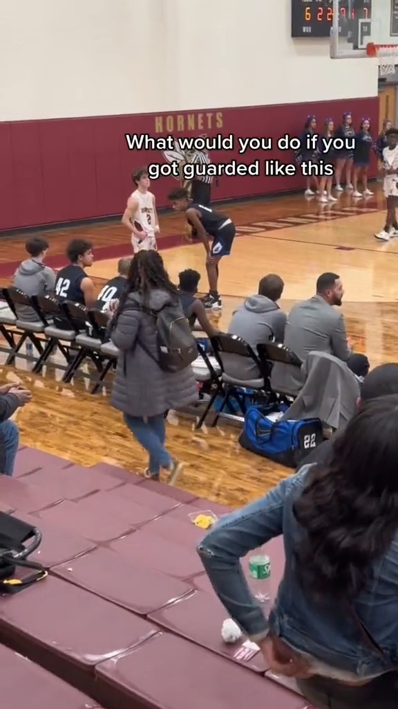 How many points does a player have to be averaging/score to be guarded like this? 😅