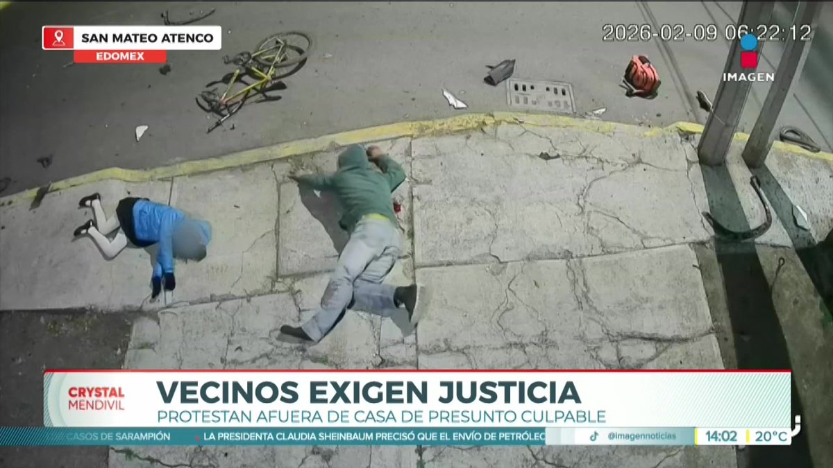 #Edomex | Un padre iba a dejar a su hija a la escuela cuando fueron atropellados por una camioneta en San Mateo Atenco. Ambos se reportan con heridas graves.