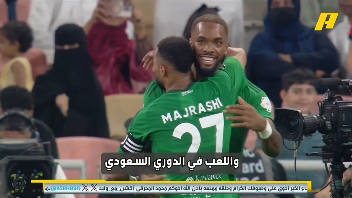 إيفان توني - لاعب الأهلي: هدفي هو تحقيق الألقاب والبطولات مع الأهلي هنا لذلك رفضت العروض من أوروبا غرم العمري: اللاعبين الأجانب مرتاحين في السعودية فيصل زيد: توني ذكي في التقرب مع اللاعبين السعوديين #الاهلي_الوحدة مجاناً على MBC شاهد برنامج #أكشن_مع_وليد يومياً الساعة 11:00 مساءً بتوقيت السعودية على MBCAction لمتابعة البث المباشر