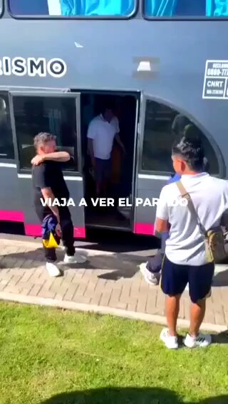 El grupo "Lar Turismo" de Salta Capital, te ofrece venir a Buenos Aires a ver Boca vs Platense, por $320.000. Incluye viaje + entrada, y no importa si sos socio o no. EL CLUB ES DE LOS SOCIOS, CHE. Si, de Román y el Chanchi, que son socios con el negocio de la reventa.