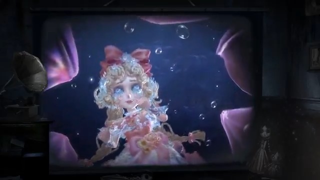 この水底から、光の指す方へ あなたの手を取って進んでいく。 彼女はまるで蜃気楼だ。 「少女」の虚妄の傑作衣装が 2月12日に幻像迷路に登場! 衣装や携帯品、ペット 家具など幻想的なアイテムを ゲットしようなの! カラフルな色合いと月は 本当に可愛さ満点なの🌙 #IdentityV #第五人格