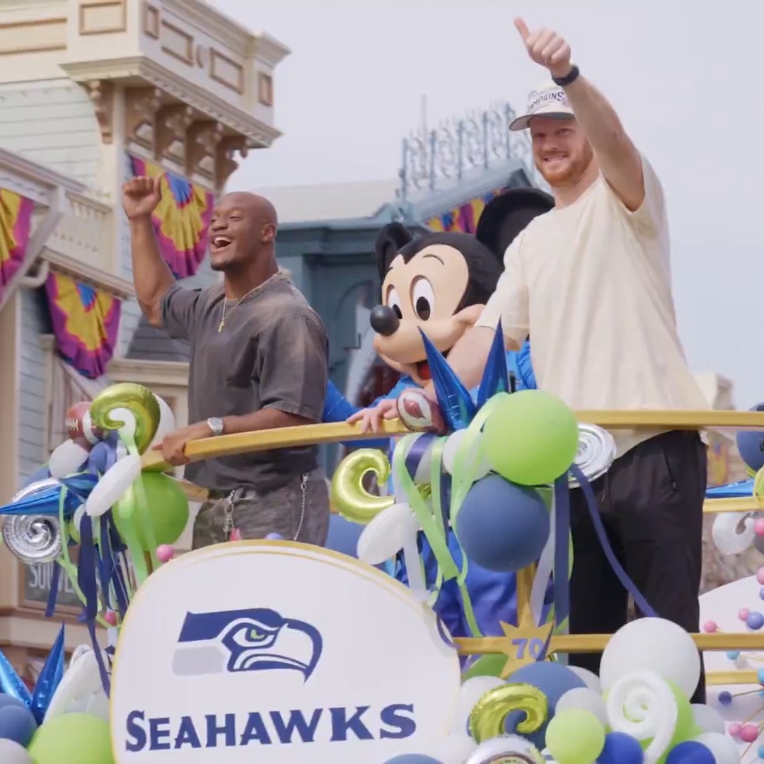 Super Bowl Champions 𝒦ℰ𝒩𝒩ℰ𝒯ℋ 𝒲𝒜ℒ𝒦ℰℛ ℐℐℐ🤍 and Sam Darnold went to #DisneylandResort! See highlights from The Happiest Place on Earth! #SBLX #Disneyland70 Seattle Seahawks