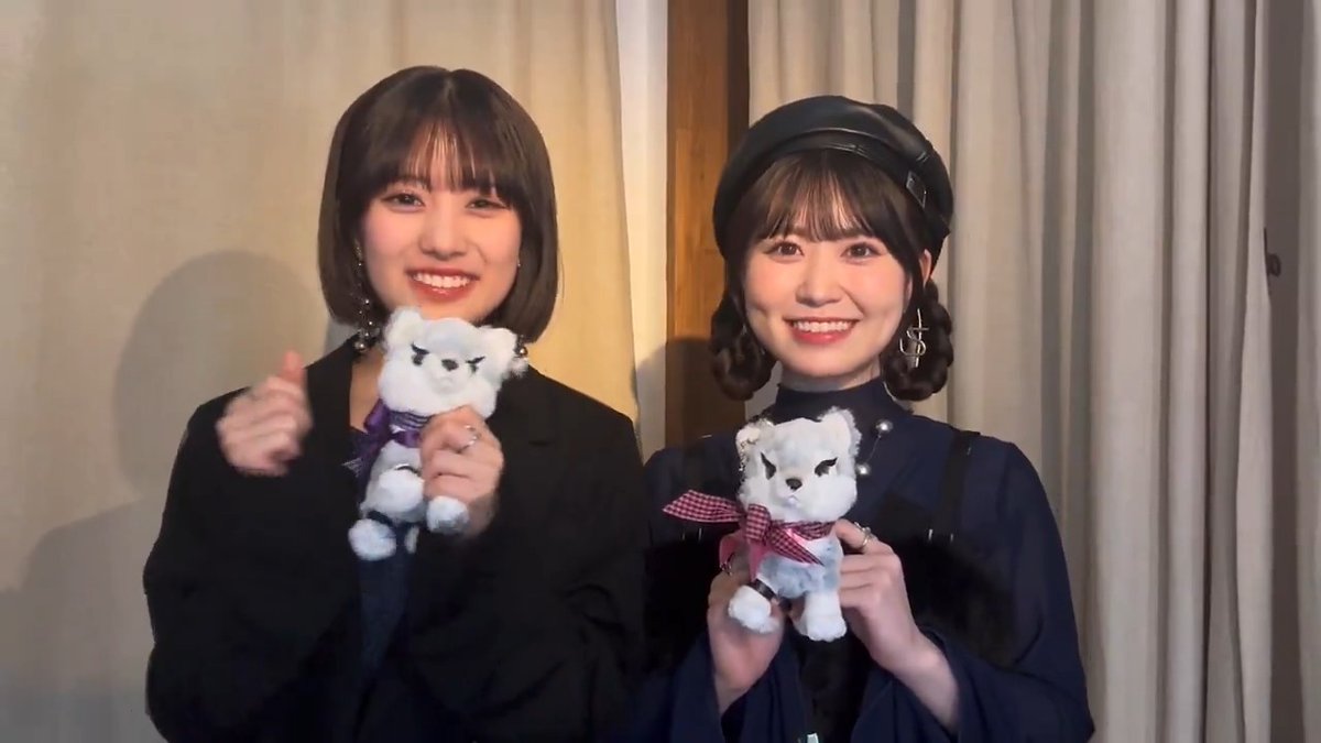 ⋰ 1stシングル AWAKE/オオカミ・ザ・ライトニング ついに明日発売!! ⋱ 橘杏咲&花井美春によるコメント到着❤️🔥 初回限定盤は…💕 ・LPサイズジャケット ・各楽曲ソロver.収録 ・トレーディングカード(ランダム1種)封入 と豪華仕様です! お見逃しなく✨