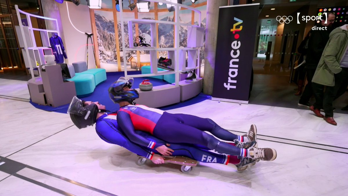 ❄️ #MilanoCortina2026 | 🔥 Même au siège de France Télévisions, on s'entraîne à la luge : on vous explique tout ! 😜 📺 Suivez les JO sur la chaîne sport de France Télévisions :