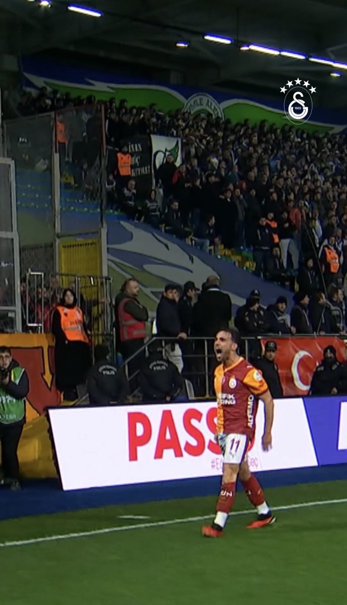 Müthiş bir baskıyla başlattığı atağı, Barış Alper’in adrese teslim ortasında golle sonuçlandırdı. Yunus Akgün 🦁
