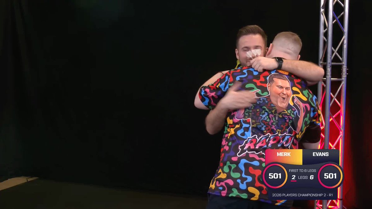 RAPID RICKY ADVANCES! Ricky Evans dominates new Tour Card Holder Arno Merk, dispatching the German 6-2 with a splendid 122 on the bull! 📺 #PC2