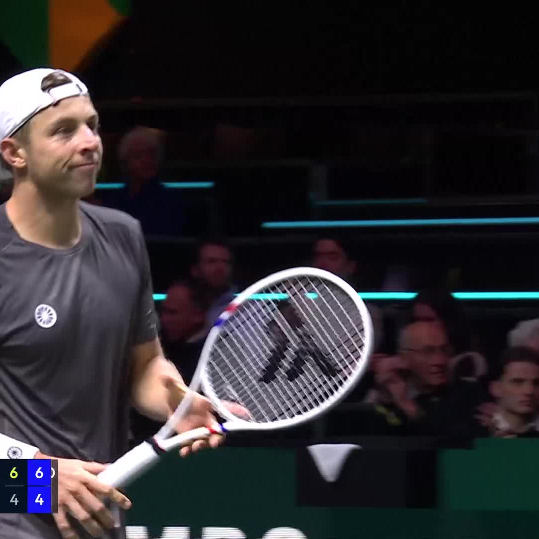 Loves playing at home 🫡 Tallon Griekspoor defeats Mpetshi Perricard 6–4 6–4 to make it 19 wins in his last 23 on home soil #abnamroopen