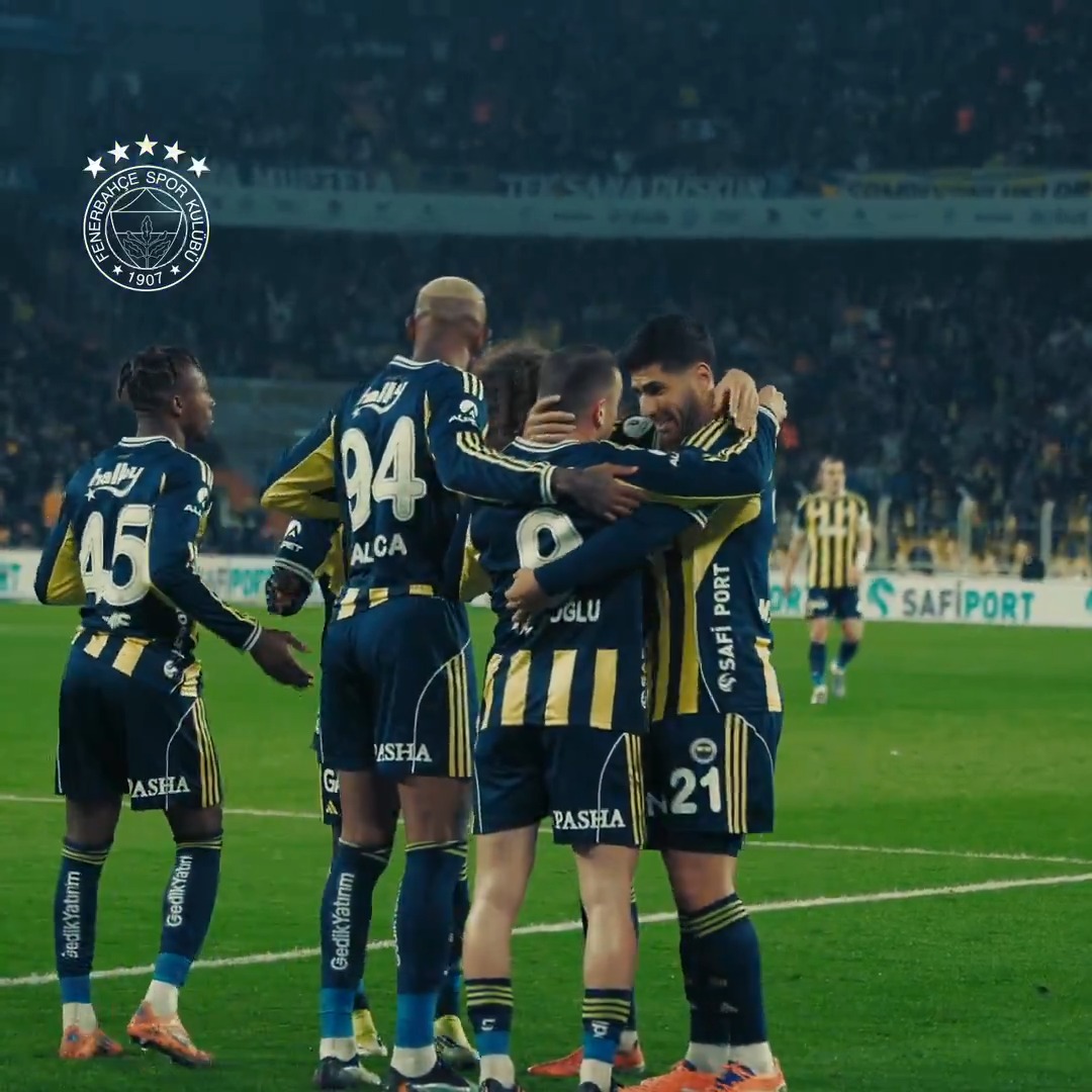 👀 Kerem Aktürkoğlu için Asensio'nun asistine verilmesi gereken tepki: Klasik büyü sevincini yapmak ❌ İlk olarak Asensio'yu işaret edip ona teşekkür etmek ✅