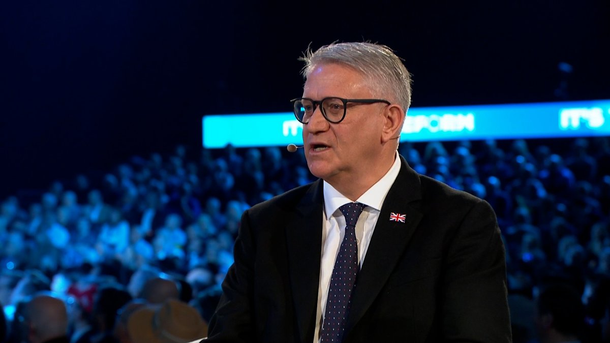 Andrew Rosindell: The problem with the Conservative Party is everybody reads from a script.