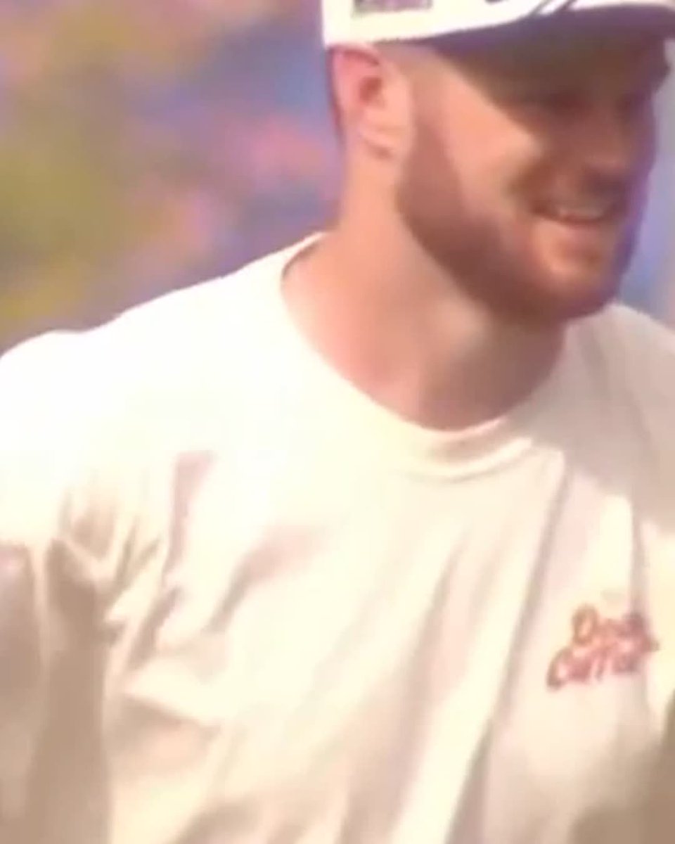 Seattle Seahawks at Disneyland! Quarterback Sam Darnold and Super Bowl MVP Kenneth Walker III celebrated their win over the New England Patriots as part of a 40-year-old tradition at The Happiest Place on Earth 🏰🏈