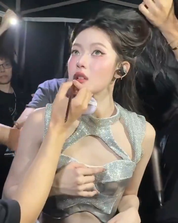 วันที่เหนื่อยแสนเหนื่อยของศลป ชั้นนั่งฟินอยู่หน้าเวที