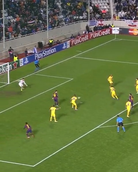 1000 IQ Messi 🧠 #UCL