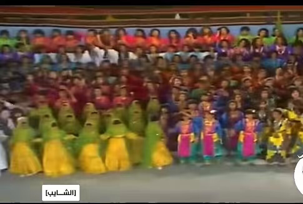 موتوا ب غيظكم إلى كل من يروج ان السنه هذي مافي فرح الى كل ساقط و لاقط إلى كل نايح و نابح عندكم عذر ان ما تشعرون بالفرح لانكم ببساطه غير كويتيين الكويت تتخلص من كل شائبه و مزور و مزدوج الكويت تتخلص من رضعوا من صدرها و طعنوا ضهرها الكويت باقيه و نحن سورها 🇰🇼🇰🇼🇰🇼