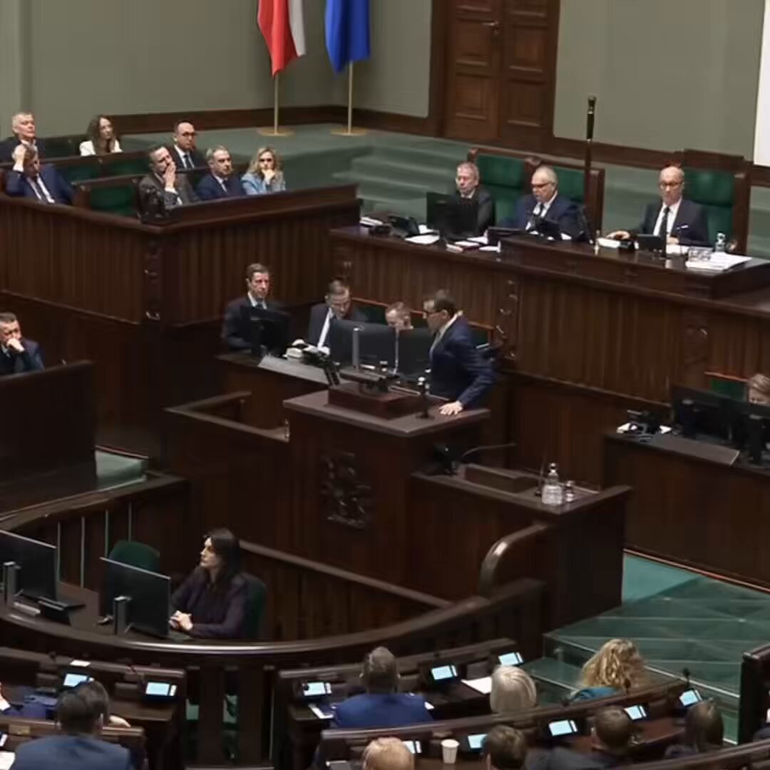 Mateusz Morawiecki był, jest i zawsze już będzie zawodowym kłamcą. Panie Mateuszu, precz z komuną.